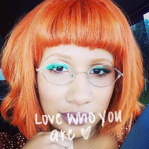 Meet your Posher, Daphne